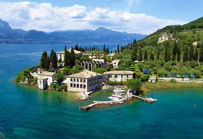 Welcome Traveller La Perla Apartments Garda  0*, Garda (Verona) Italy